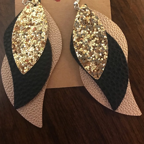 BN long  tri- layer dangle earrings gold and black leather with shimmering gold - Picture 3 of 3